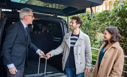 Stress-Free Airport Transfers with SwiftCab