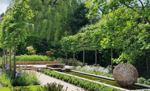 Spacious Garden Area